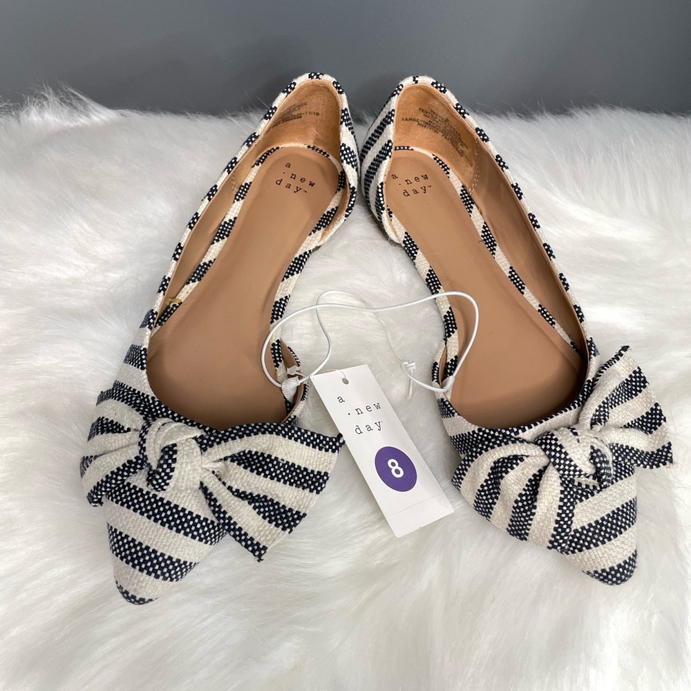 TARGET Flat Shoes
